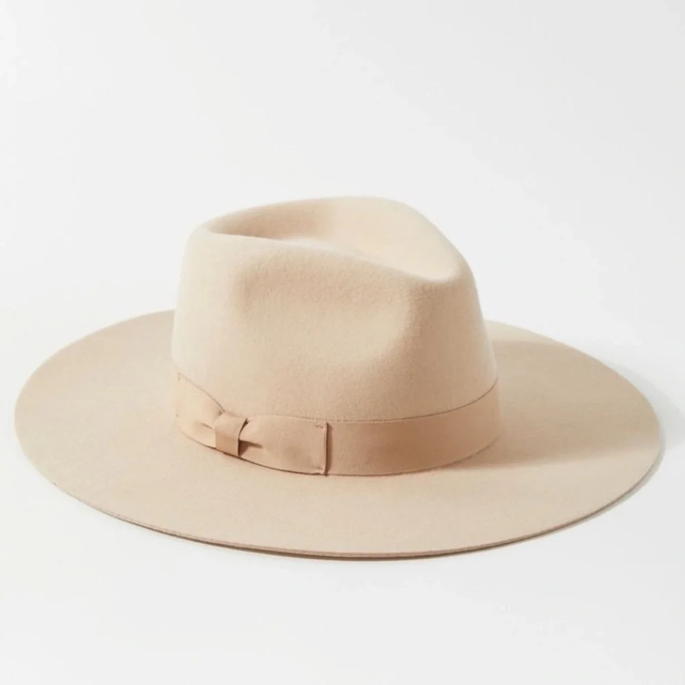 UO wool felt flat brim fedora hat. NWOT. Neutral.